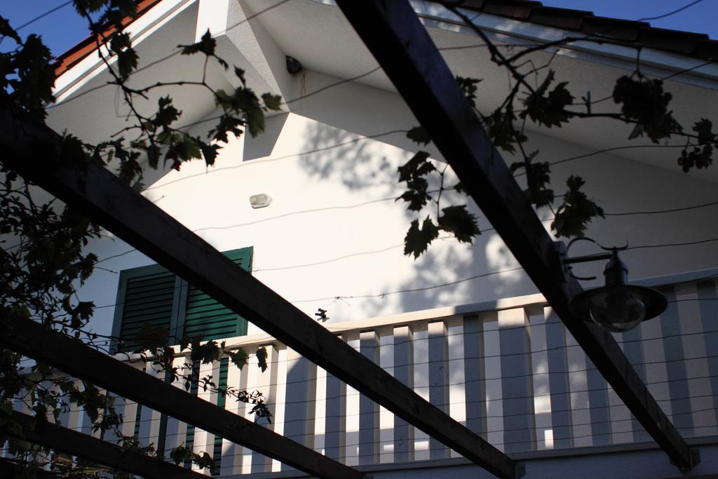 Apartments Vila Oksana Mimice Zewnętrze zdjęcie